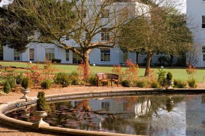 De Vere Beaumont Estate Old Windsor Room photo