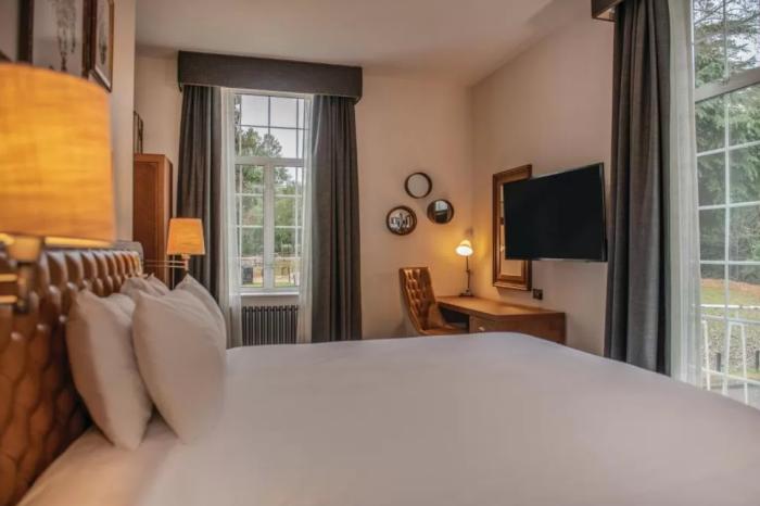 De Vere Beaumont Estate Old Windsor Room photo