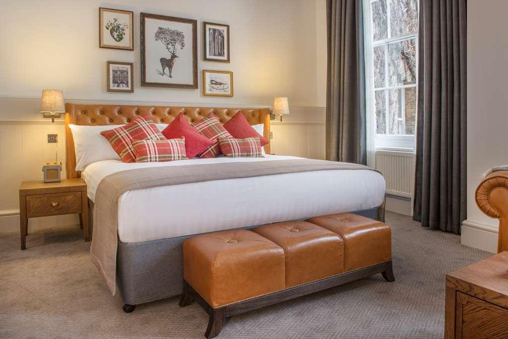 De Vere Beaumont Estate Old Windsor Room photo