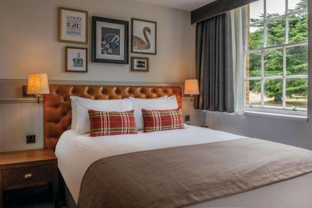 De Vere Beaumont Estate Old Windsor Room photo
