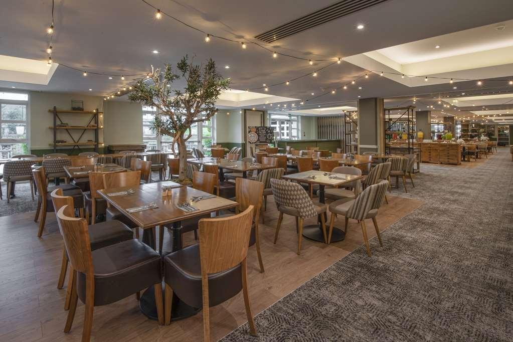 De Vere Beaumont Estate Old Windsor Restaurant photo